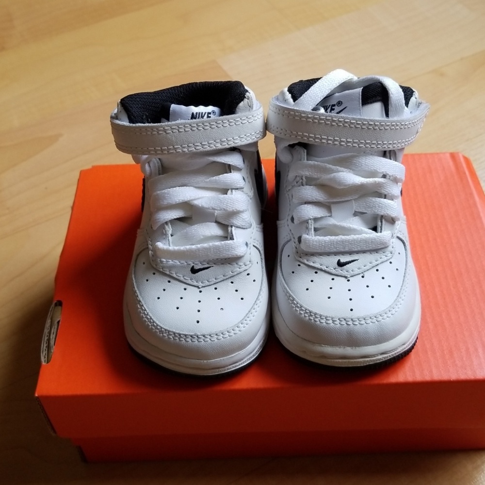 Toddler Nike shoes